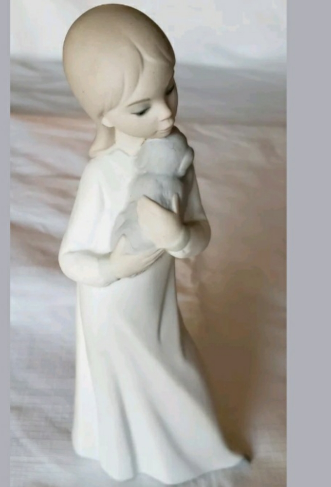 Lladro NAO Daisa Girl Holding Puppy Dog matte